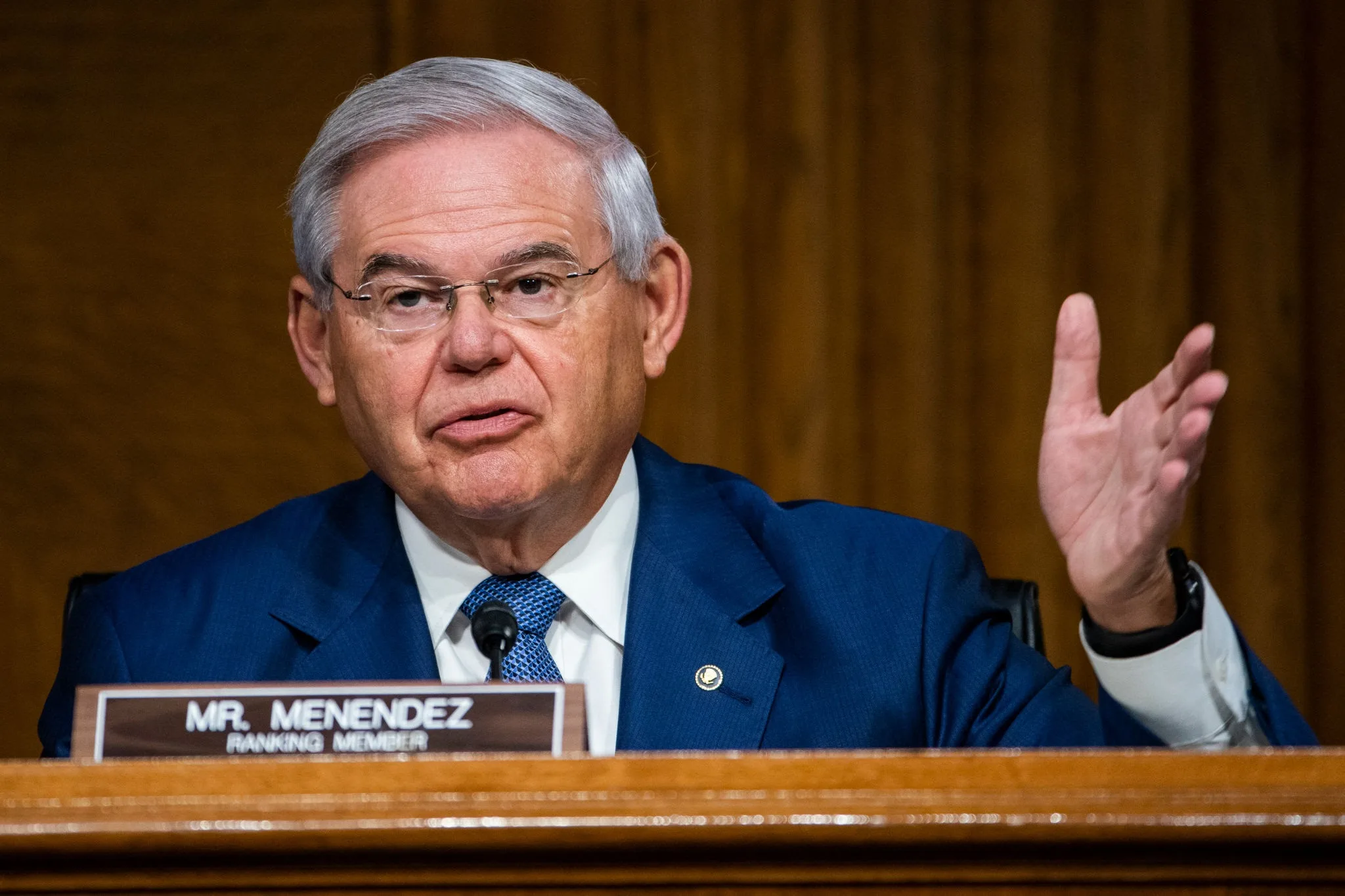 US Senator Robert Menendez and his spouse indicted for corruption allegations (US POLL 2024)